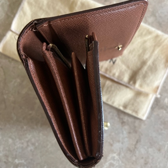 Louis Vuitton Wallet - Picture 4 of 10